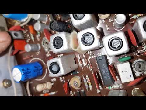 какие дорогие радиодетали в автомобильном радиоприемнике.находки на свалке.