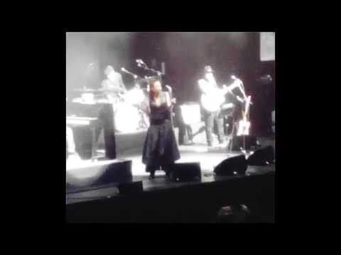 Marlango - Shake The Moon (a capela) (Circo Price)