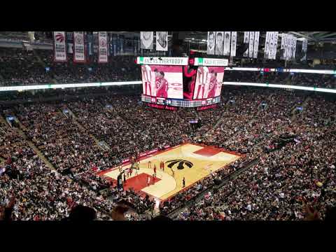 Jeremy Lin enters the game first time as a Raptor - Gets Standing Ovation from ScotiaBank Arena
