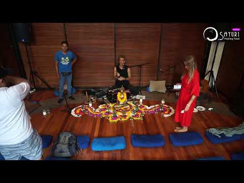 Domingo Kirtan por Bhakti Bliss Bali @ Sayuri Healing Food