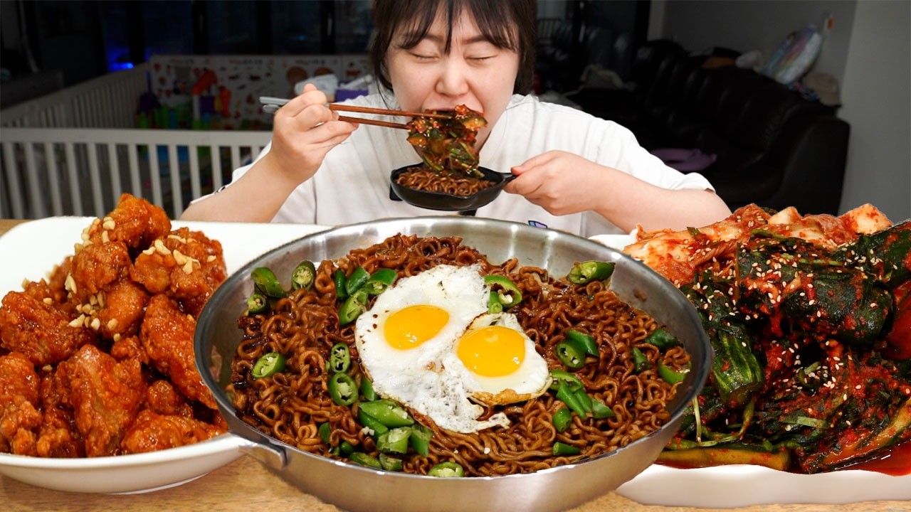 청양고추 토핑한 짜파게티와 오이소박이, 겉절이 먹방 닭강정은 뽀너스~😋MUKBANG