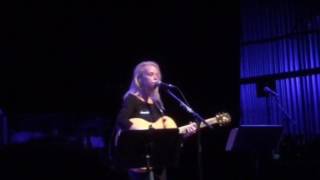 Mary Chapin Carpenter, "The things that we are made of," Kansas City, 7.26.17