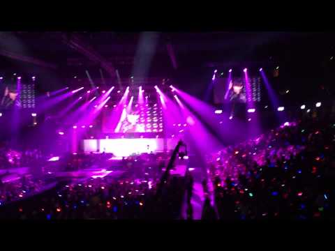 120520 TVXQ! - Keep Your Head Down - SMTown Live 2012 Anaheim [fancam]