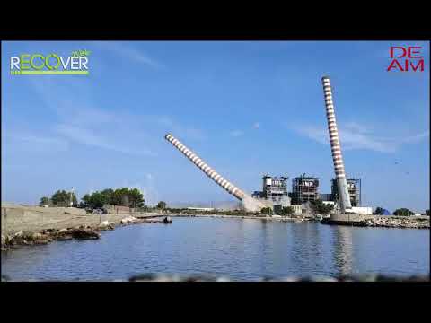 Demolizione spettacolare per le ciminiere di Piombino