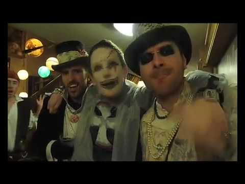 The Loose Cannons meet Micky Slim at Chuff Chuff in Alton Towers, November 2008