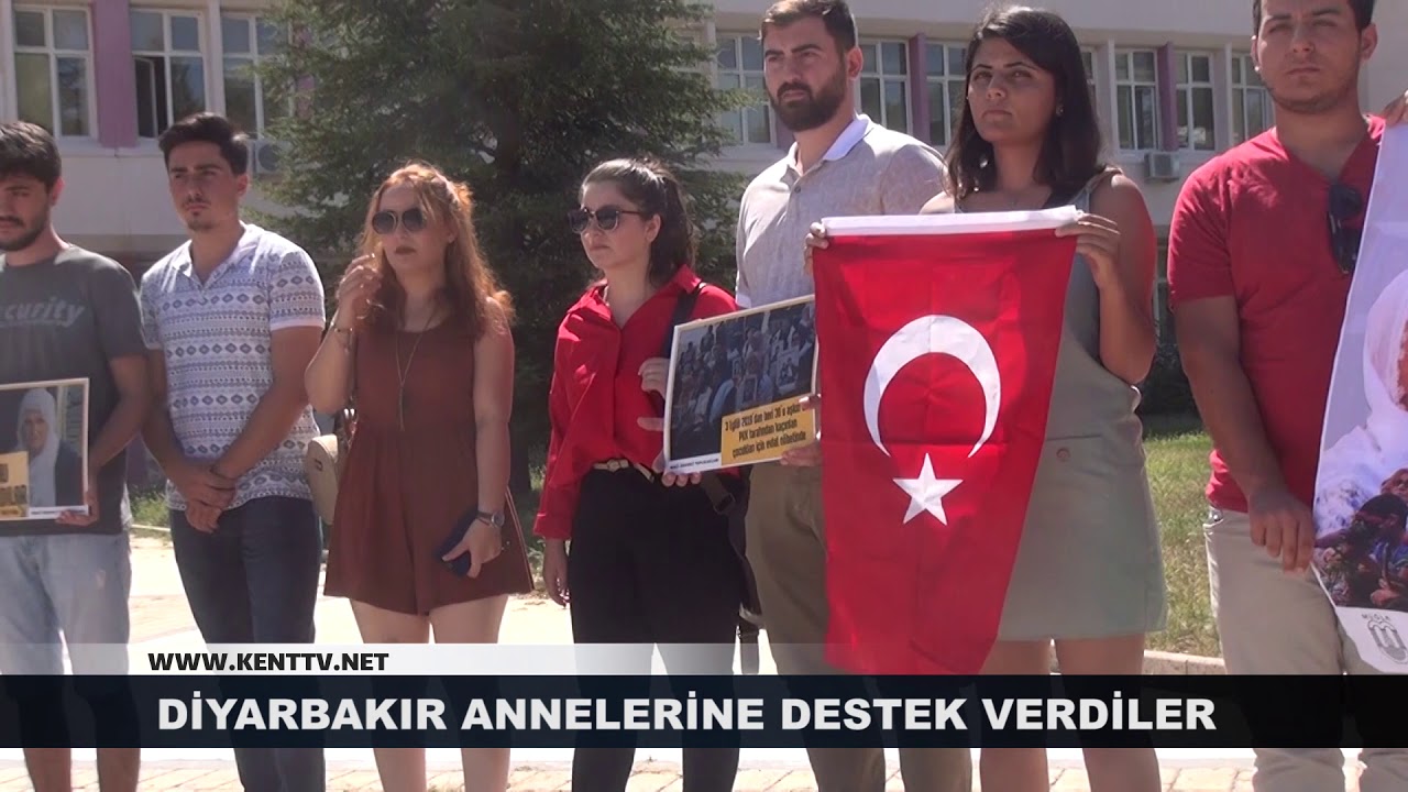 Muğla'da HDP Önündeki Annelere Destek