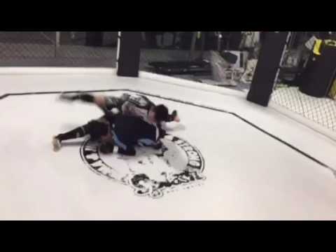 MMAスパーリング