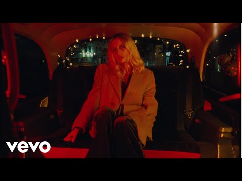 Wolf Alice - Delicious Things (Official Video)