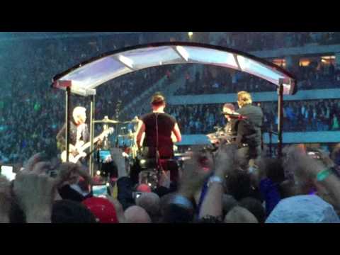 U2 Berlin 2017 full concert (pt.2) Singing in the rain, Bad, Heroes, Helden