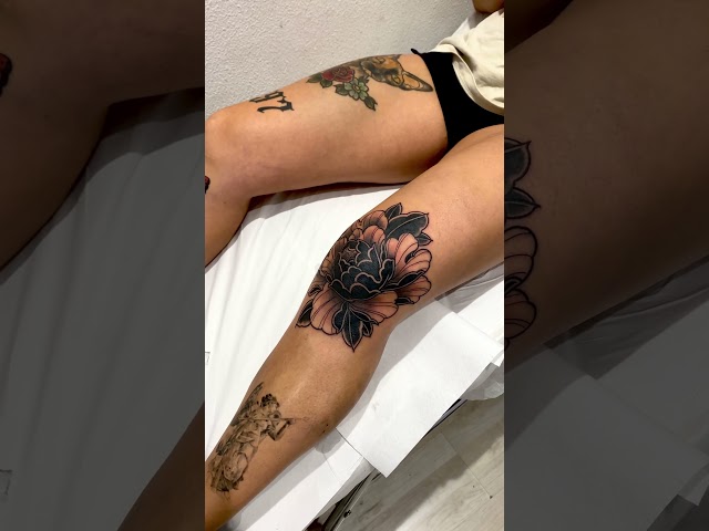 Vídeo relacionado con Flores japonesas con estampado trasero Backprint aesthetic Camiseta