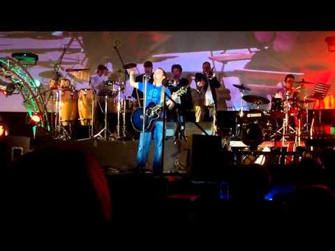 Cris Cosmo "Scheiß auf Facebook"