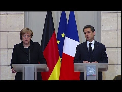 Merkel, Sarkozy demand new eurozone pact in crunch week for Euro