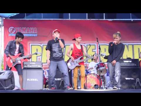 FAMOUS FREAK - Hip Rock