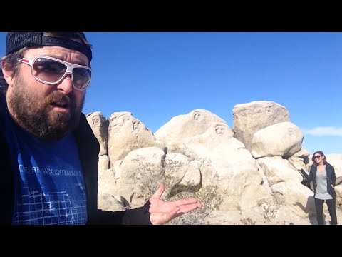 TDW 1246 - Unexplained Rock Carvings : Faces In Desert