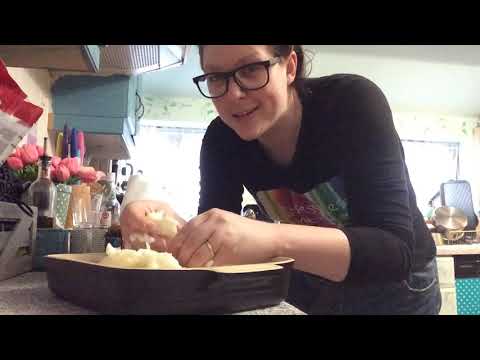 Lardy Cake Messy Play