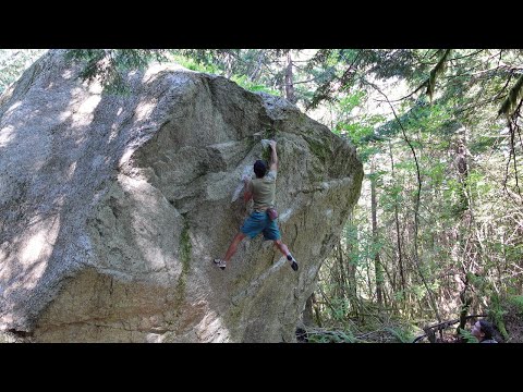 Squamish Bouldering: Moroccan Blonde (V4)