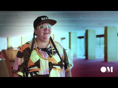 Entrevue avec la compositrice et violoncelliste Cris Derksen
