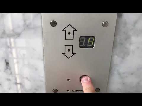 Très joli ascenseur FJV à traction @ Budapest, Hongrie.