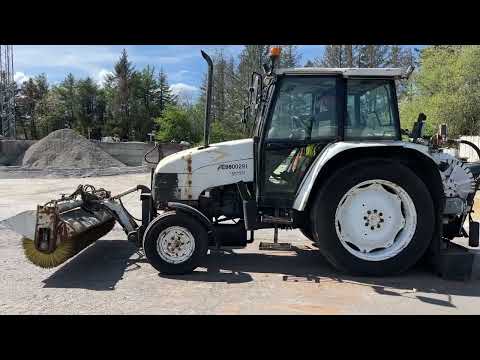 Video: New Holland 4635 tractor with sweeper and emulsion sprayer 1