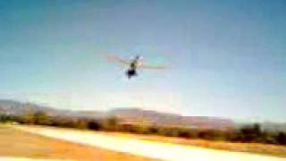 preview picture of video 'Johnnymart aterrizando en aeroclub Leon .3gp'