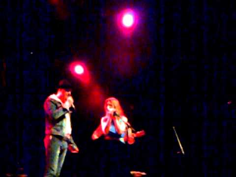 Feist performing Flamenco with Gord Downie and Kevin Drew