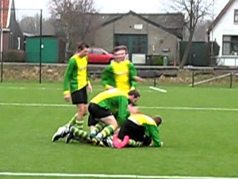 Knollendam-DEVO. Marcel maakt vlak voor tijd 2-1