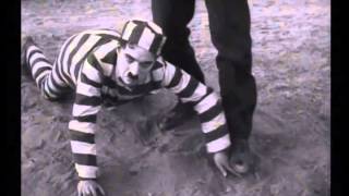 The Adventurer (1917) Charlie Chaplin--The Opening Chase