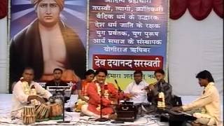 preview picture of video 'Dayanand Dharti Gujrat Ki (Swami Dayanand Janamdivas Bhajan Sandhya 2006)'