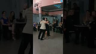 Natasha Lewinger y Haris Mihail,  en Si Sos Brujo, milonga, tango en Buenos Aires