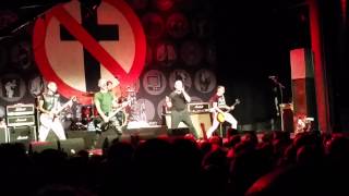 Bad Religion - Overture + Sinister rouge (live)