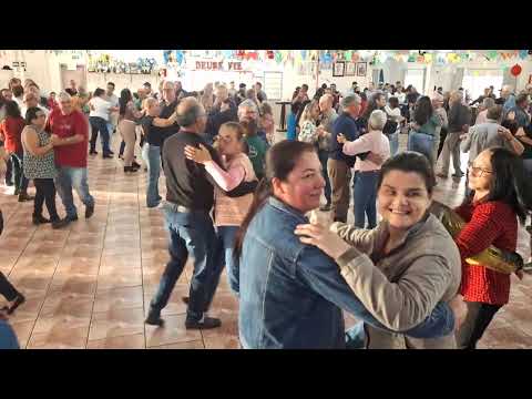Muita dança nos idosos de Mangueirinha no Paraná(com marcos e margarida)