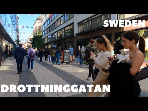 Stockholm  -  Drottninggatan.