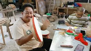 Download lagu BUNYI Kompang yang dihasilkan di bengkel kompang parit sumarto mp3 Download lagu BUNYI Kompang yang dihasilkan di bengkel kompang parit sumarto mp3