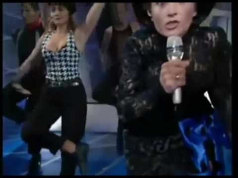 Mads Mikkelsen no ritmo da ragatanga