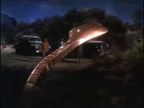 'War of the Worlds' 1953 White flag scene