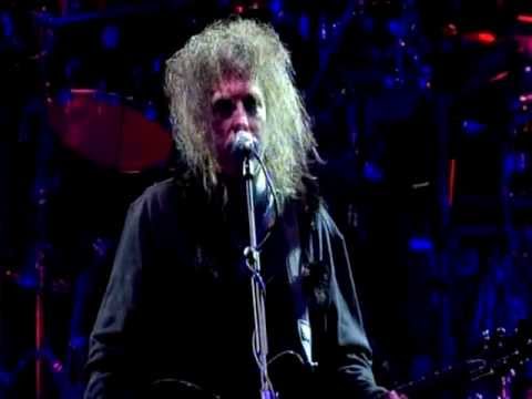 The Cure - Lovesong (Bestival Live 2011)