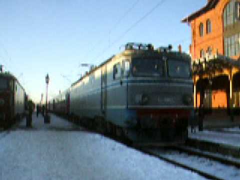 Tren Accelerat 11652 Suceava Nord - Bucuresti Nord tras de 41-0305-7