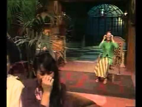 Tante Lien - Conference en "Hallo Bandoeng"