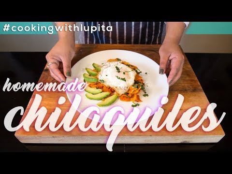 How to make EASY CHILAQUILES ROJOS (authentic Mexican breakfast)