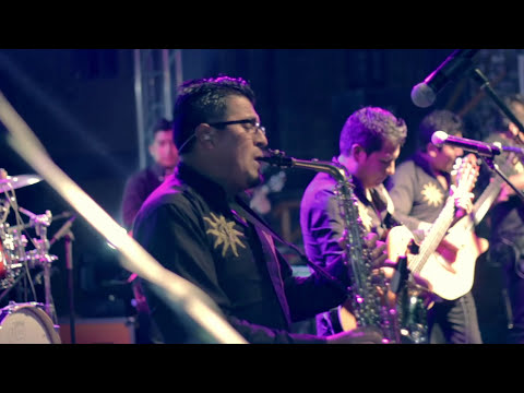 PASION ANDINA - LLORARAS (15 Años con la Voz del Corazón)