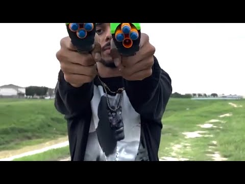 How the Cameraman Really Feels in Hood Music Videos