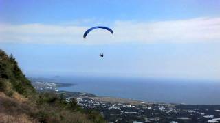 preview picture of video 'Paragling Gunsan, Jeju, Korea'