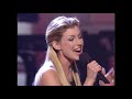 Faith Hill - This Kiss (Live)