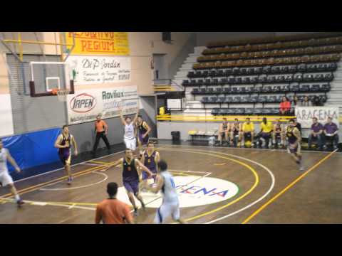 Fases d'ascens a Copa Catalunya Círcol 86 - Castellbisbal 82 Polèmica en uina entrada de Quim Fortez