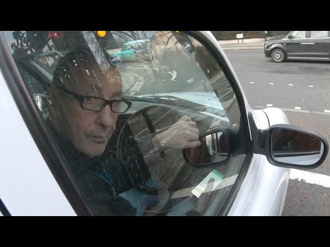 6 penalty points, £200 fine for LT05EPD Black cabbie on whatsapp