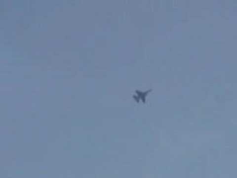 Gathering of Mustangs & Legends - F-16 Fighting Falcon Demo