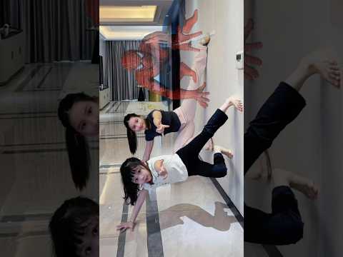 蜘蛛俠單手撐地挑戰！Spider-Man challenges himself with one hand on the ground! #sister #funny