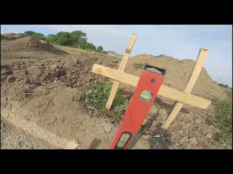 Zaczynamy budowę Dom w Kortlandach 4g2 - wykop i wytyczanie ław