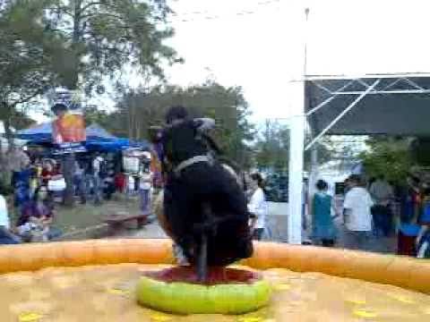 Bruno Maessaka  no touro mecanico