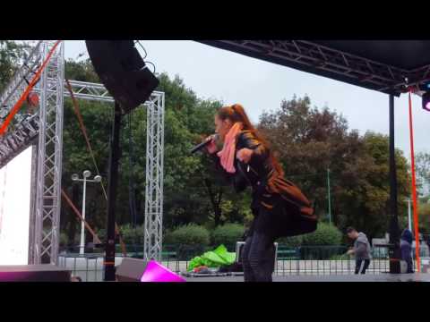 Theo Rose Pe bune Live @ Marsul Trupelor Roz Avon